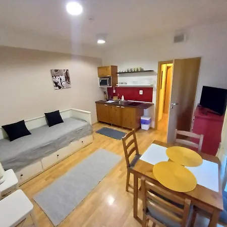 Margo Sun Martinske Hole