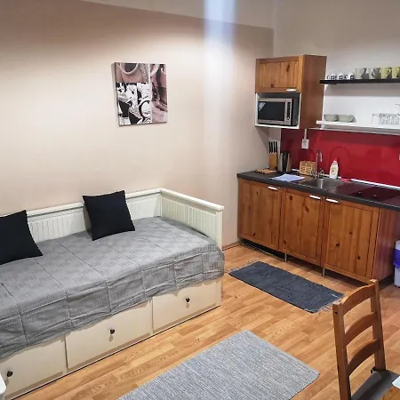 Margo Sun * Martinske Hole